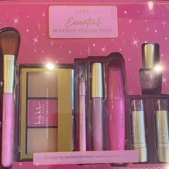 Nicole Miller Essential Makeup Collection Gift Set | New in Box - Picture 2 of 5